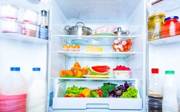 14 способов, которые избавят холодильник от неприятных запахов
